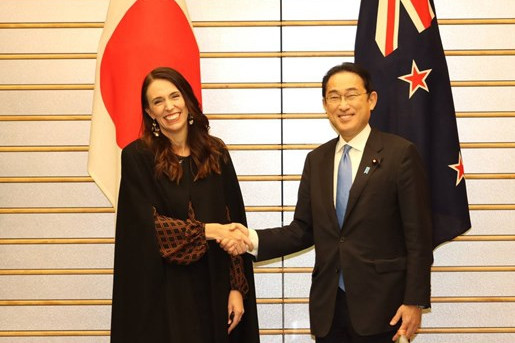 Thủ tướng Nhật Bản, New Zealand đề nghị Nga rút lực lượng khỏi Ukraine