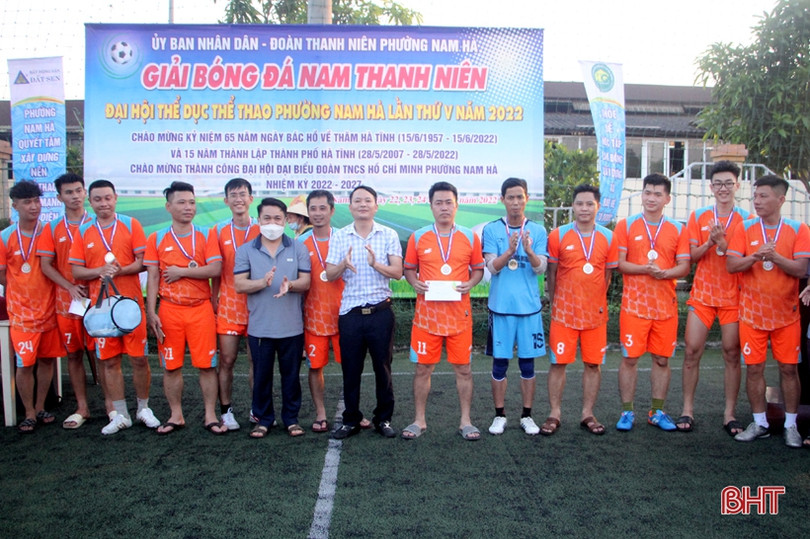 Tổ dân phố 2 quán quân Giải Bóng đá nam thanh niên phường Nam Hà