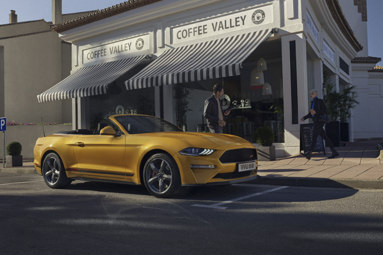 Ford Mustang Convertible California Special động cơ V8 đến châu Âu - Hình 7 Ford Mustang Convertible California Special động cơ V8