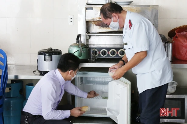 Xử phạt 3 cơ sở vi phạm các quy định ATVSTP tại TP Hà Tĩnh