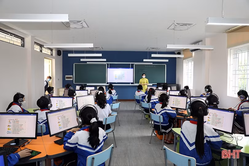 Quỹ Minh Đức - Formosa Hà Tĩnh trao tặng phòng học máy tính cho Trường Tiểu học Kỳ Liên