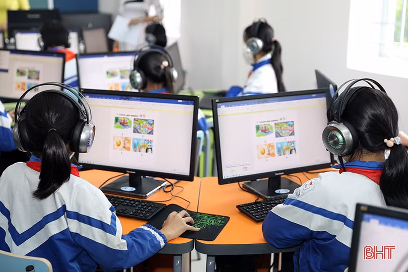 Quỹ Minh Đức - Formosa Hà Tĩnh trao tặng phòng học máy tính cho Trường Tiểu học Kỳ Liên