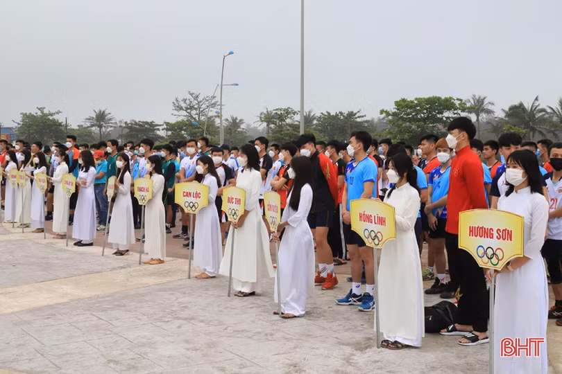 Khởi tranh Giải Bóng chuyền nam Thanh niên Hà Tĩnh năm 2022