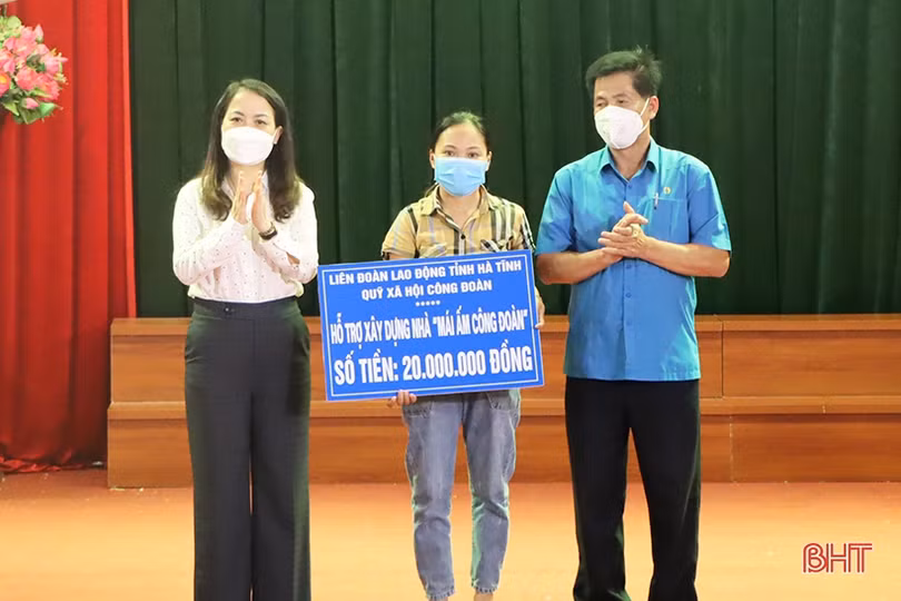 Cẩm Xuyên tôn vinh 19 đoàn viên, công nhân lao động tiêu biểu