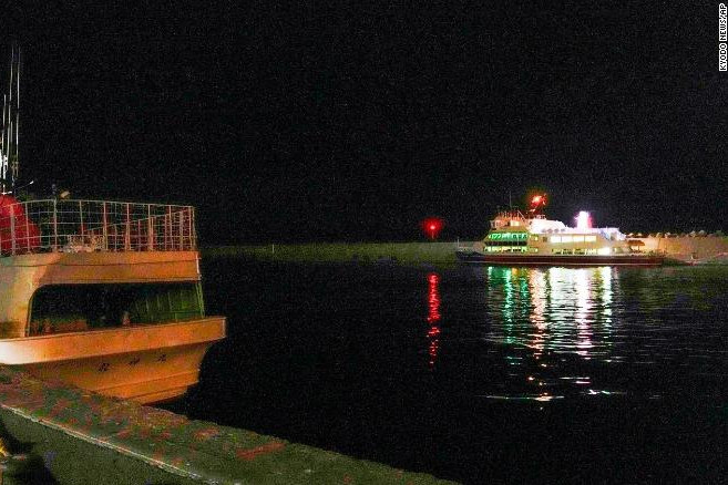 Tàu du lịch Nhật Bản chở 26 người mất tích