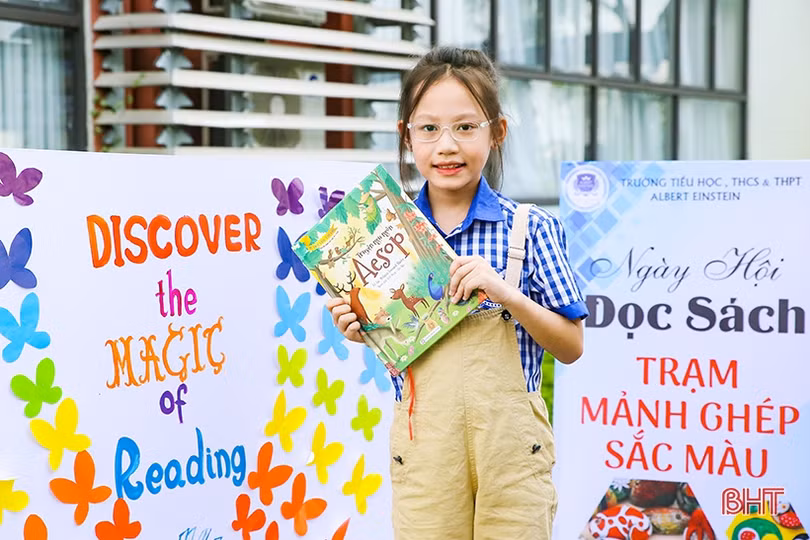 “Những chuyến du hành” trong thế giới của sách tại Trường Albert Einstein Hà Tĩnh