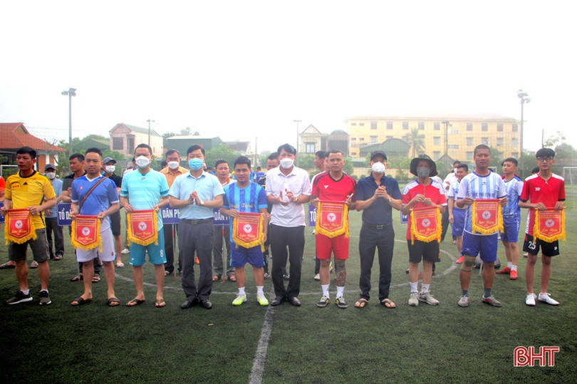 8 đội tranh tài Giải Bóng đá nam thanh niên phường Nam Hà