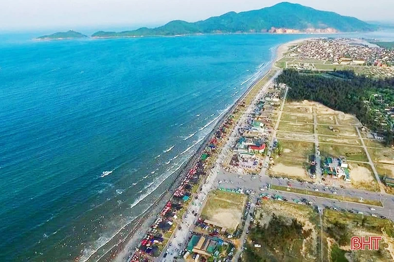 Phố biển Lộc Hà rộn ràng trước ngày khai trương mùa du lịch mới