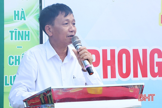 Nông dân Cẩm Xuyên hưởng ứng phong trào hạn chế rác thải nhựa