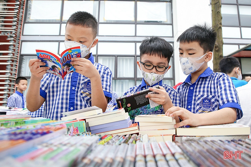 “Những chuyến du hành” trong thế giới của sách tại Trường Albert Einstein Hà Tĩnh