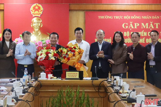 Thường trực HĐND tỉnh gặp mặt, tri ân cán bộ chuyển công tác và nghỉ hưu