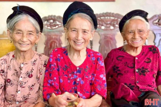  Bất ngờ với bí quyết sống khỏe của 3 chị em gái trên 90 tuổi ở Hà Tĩnh