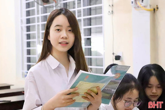 Nhiều trường đại học bất ngờ bỏ xét tuyển khối C00, học sinh và phụ huynh Hà Tĩnh nói gì?