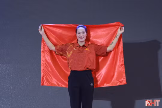 Nữ võ sĩ trẻ Hà Tĩnh bảo vệ thành công ngôi vô địch giải Pencak Silat châu Á