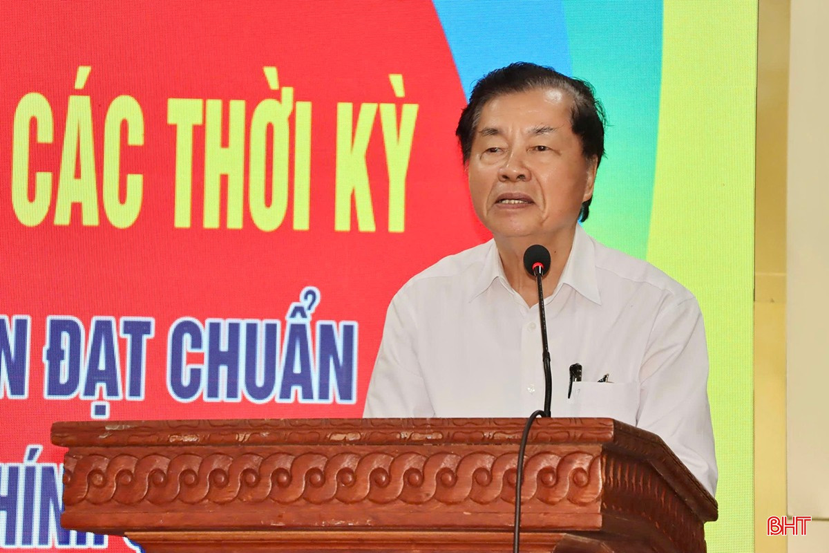 Nguyên Bí thư Huyện ủy Đức Thọ Nguyễn Văn Song bày tỏ sự vui mừng, phấn khởi trước những thành tựu của huyện, đặc biệt ghi nhận sự điều hành, lãnh đạo của đội ngũ cán bộ trẻ, đã tiếp bước truyền thống thế hệ đi trước, xây dựng huyện đạt chuẩn NTM nâng cao, và sẵn sàng vận hành mô hình chính quyền 2 cấp. bqbht_br_p1.jpg