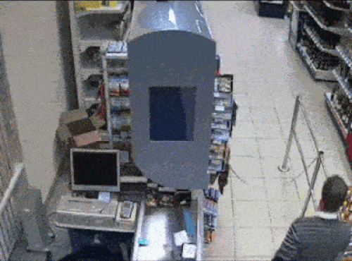 Các quý ông nghịch dại khiến chị em cũng phải thấy “thốn”