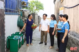 Gỡ “nút thắt” quá tải rác thải bắt đầu từ mỗi gia đình