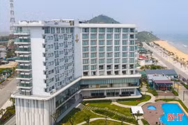 Nhiều cơ sở lưu trú ven biển Hà Tĩnh kín phòng dịp lễ 30/4 và 1/5