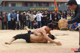 Những màn so tài gay cấn tại lễ khai hội chùa Hương Tích