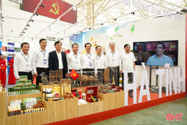 Hà Tĩnh tham gia Lễ khai mạc Triển lãm 80 năm thành tựu đất nước