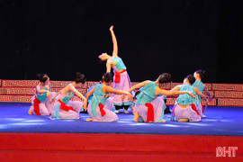Sẵn sàng tham dự hội diễn nghệ thuật "Câu hò nối những dòng sông"