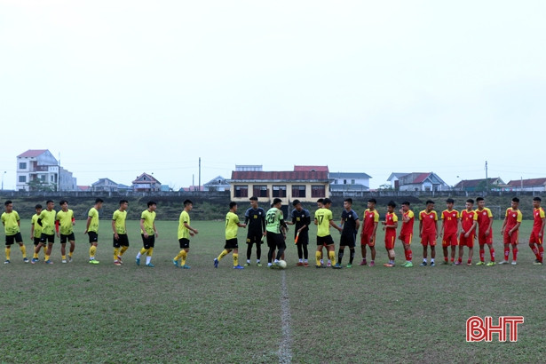 U19 Hồng Lĩnh Hà Tĩnh thắng trận giao hữu trên sân nhà