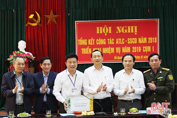 Vui xuân đón tết không quên nhiệm vụ bảo vệ rừng