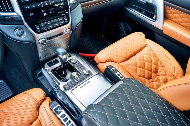 ‘Chuyên cơ’ Toyota Land Cruiser MBS gần 10 tỷ đồng đầu tiên về Việt Nam