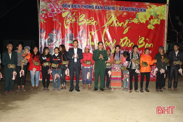 “Tết biên phòng, ấm tình dân bản” ở Rào Tre