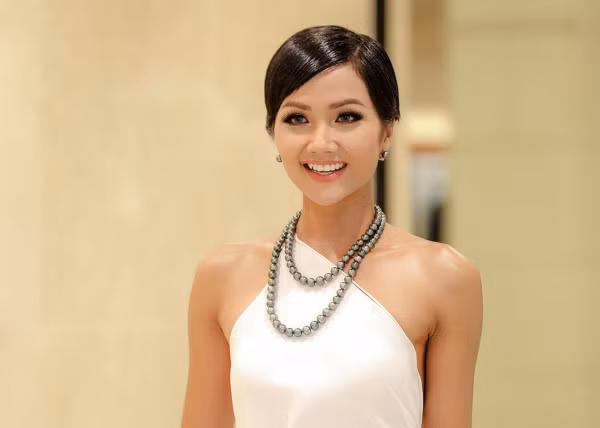 H’Hen Niê được bình chọn là Hoa hậu đẹp nhất thế giới ảnh 1 H’Hen Niê được bình chọn là Hoa hậu đẹp nhất thế giới