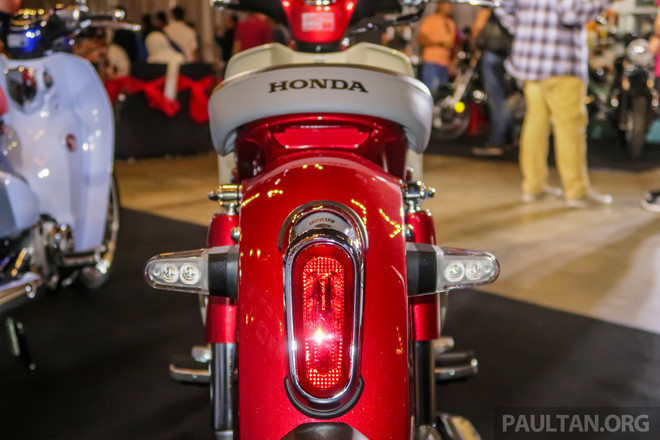 Honda Super Cub C125 2019 ra mắt, đắt ngang xe cao cấp