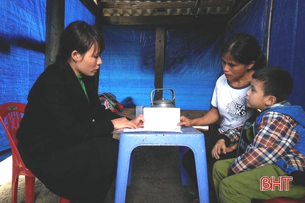 Hội Phụ nữ Hà Tĩnh tại Đức trao 30 suất quà Tết cho phụ nữ nghèo quê hương