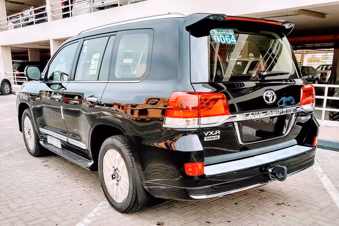 ‘Chuyên cơ’ Toyota Land Cruiser MBS gần 10 tỷ đồng đầu tiên về Việt Nam