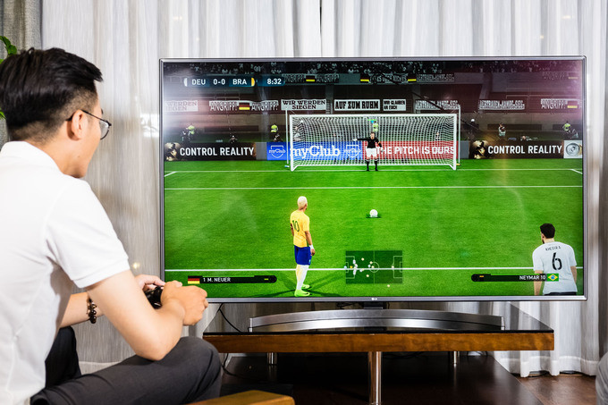 Loạt TV màn hình lớn giá rẻ trước Tết