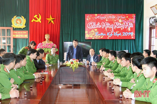 Tăng cường tuần soát đảm bảo ANTT, ATGT cho nhân dân đón Tết an toàn