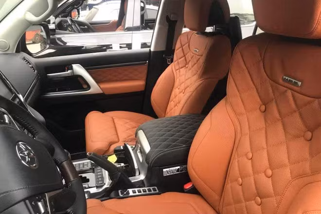 ‘Chuyên cơ’ Toyota Land Cruiser MBS gần 10 tỷ đồng đầu tiên về Việt Nam