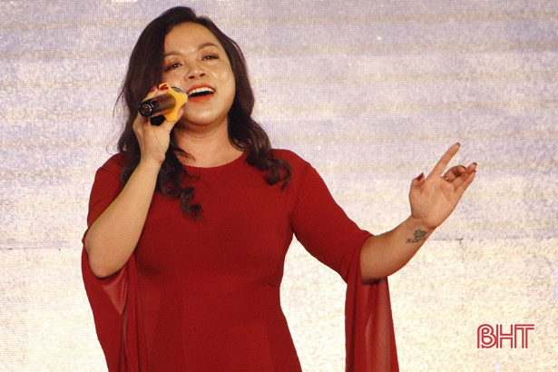 Đặc sắc đêm nghệ thuật “Sắc xuân dâng Đảng”