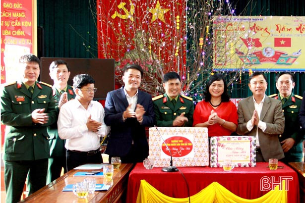 Phó Chủ tịch Thường trực HĐND tỉnh chúc Tết, giao nhiệm vụ tại Thạch Hà