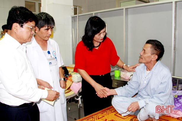 Phó Chủ tịch Thường trực HĐND tỉnh chúc Tết, giao nhiệm vụ tại Thạch Hà