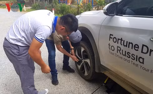 Những điều cần kiểm tra trên xe ô tô trước Tết