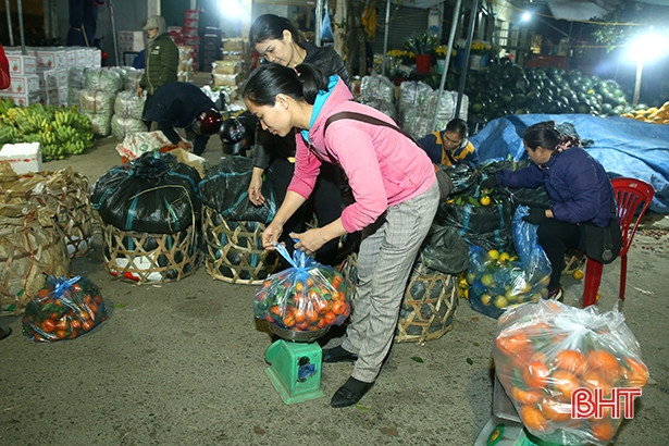 “Đêm trắng” ở chợ đầu mối Hà Tĩnh ngày áp Tết