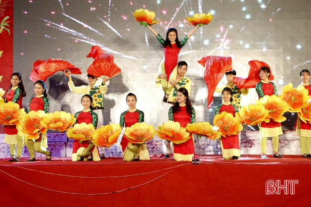 Đặc sắc đêm nghệ thuật “Sắc xuân dâng Đảng”