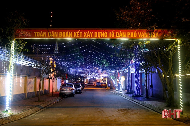 Thành Sen “lên đèn” sẵn sàng chào đón xuân Kỷ Hợi
