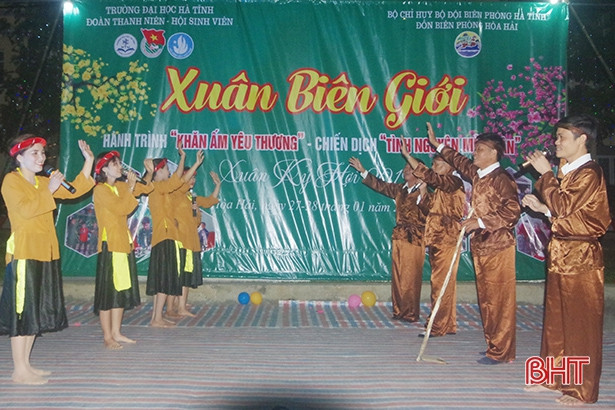 “Xuân biên giới” ấm tình quân dân