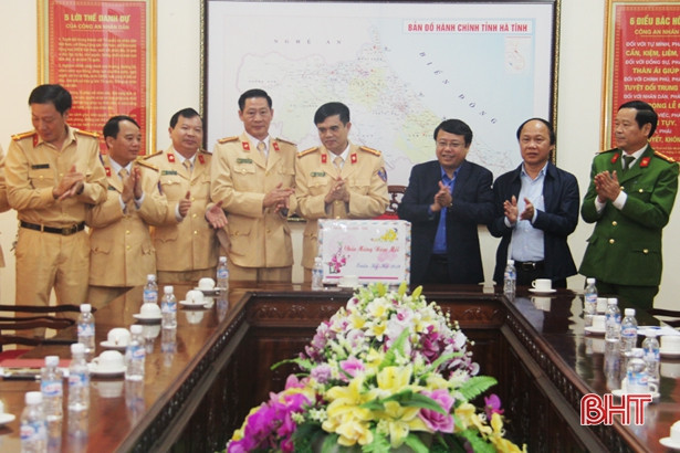 Tăng cường tuần soát đảm bảo ANTT, ATGT cho nhân dân đón Tết an toàn