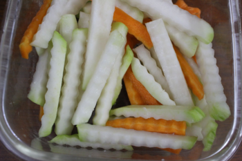 Giòn ngon dưa góp su hào chua ngọt không thể thiếu ngày Tết