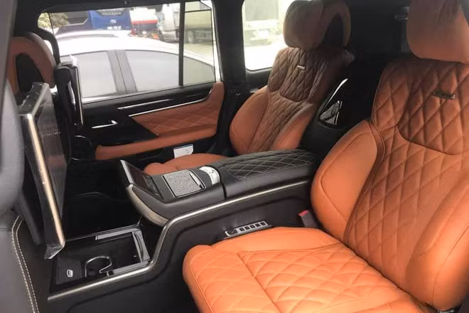 ‘Chuyên cơ’ Toyota Land Cruiser MBS gần 10 tỷ đồng đầu tiên về Việt Nam