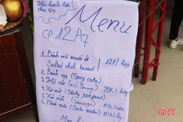 Ấn tượng lễ hội du xuân ở Trường THPT Nguyễn Du