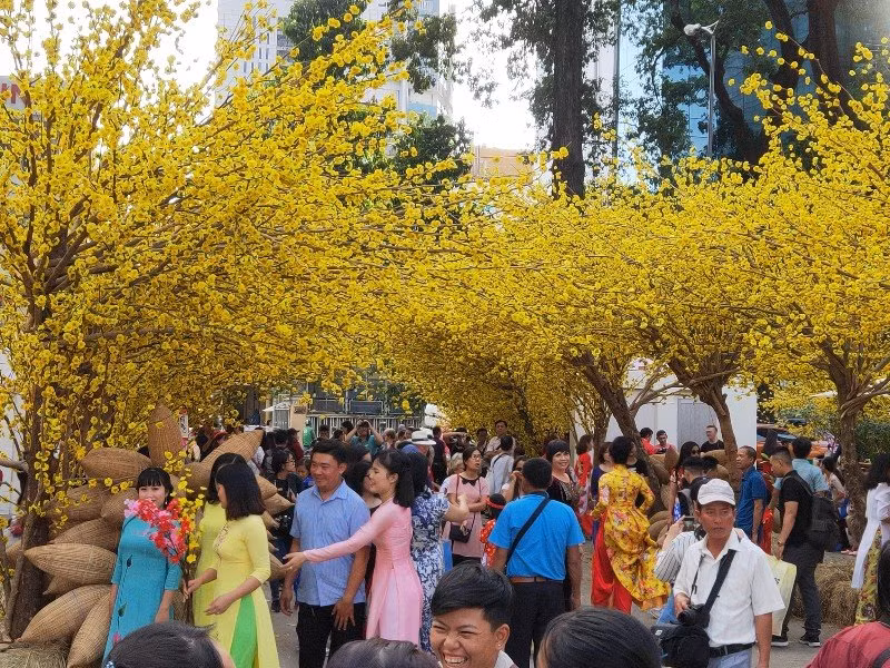 Tết rồi, hãy bớt “yêu” Facebook đi nhé!