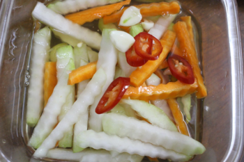 Giòn ngon dưa góp su hào chua ngọt không thể thiếu ngày Tết